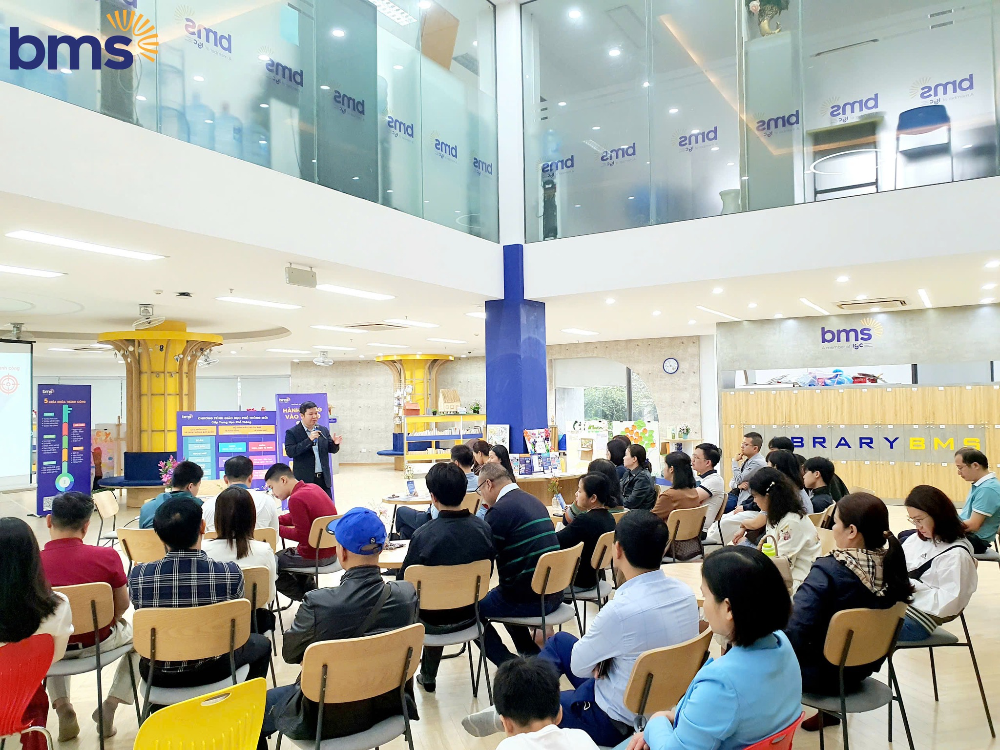 Đồng hành cùng con vào Lớp 10: Cơ hội hiểu rõ chương trình học và định hướng nghề nghiệp